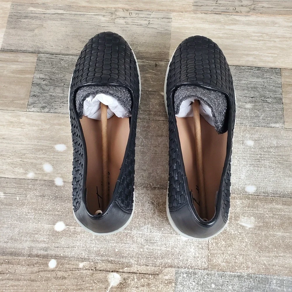 Trotters Adelina Comfort Shoes Womens 6.5 W Black Slip On Casual Loafer Flat